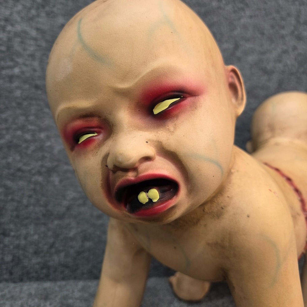 Halloween Prop Zombie Babies SPIRIT‎ 2018 Conjoined Twins Doug & Phil Degrave - Picture 2 of 12